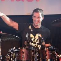 Petr Cech plays the drums with Czech rock band 'Eddie Stoilow' - Photos | Picture 98784